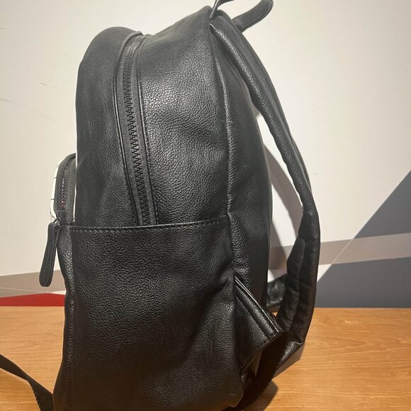 GREAT CONDITION~Betsey Johnson Backpack - Picture 4 of 10